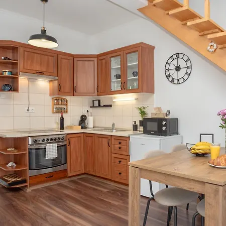 Captain's Quarters - With Terrace And Parking Near Balaton Appartement *