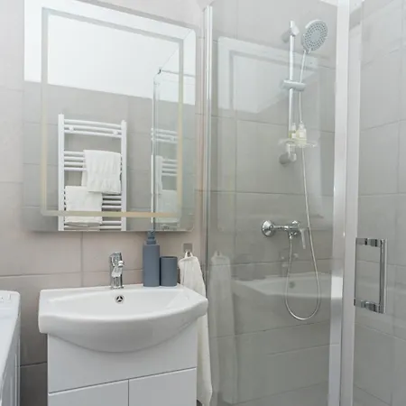 Captain's Quarters - With Terrace And Parking Near Balaton Apartment *
