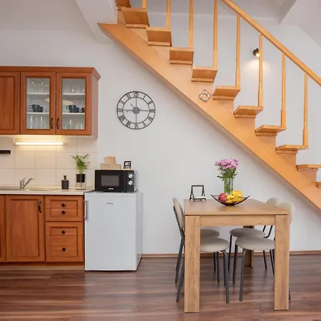 Captain's Quarters - With Terrace And Parking Near Balaton Apartman Keszthely